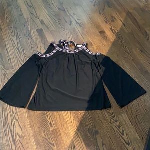 5 Twelve Black Cold Shoulder Bell Sleeve Shirt Med